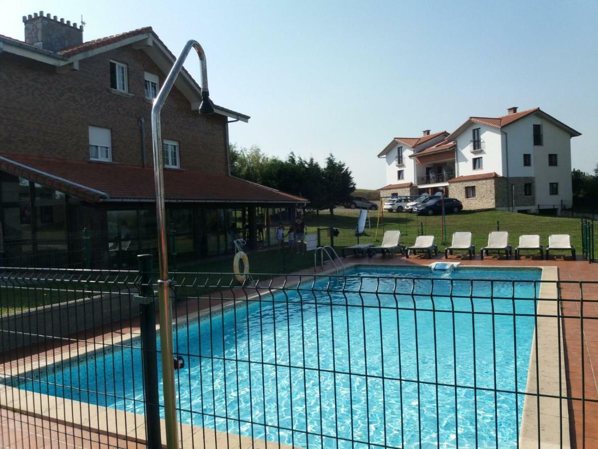 Apartamentos La Pradera De Isla Exterior photo