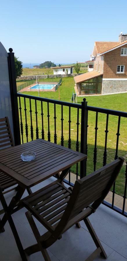 Apartamentos La Pradera De Isla Exterior photo